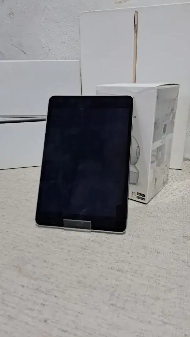 Apple iPad mini Gen 4 mulus lengkap