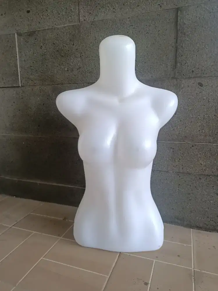 MANEKIN SETENGAH BADAN