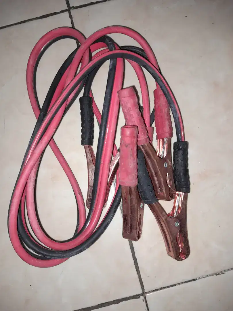 Kabel jumper aki mobil
