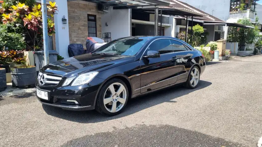 MERCEDES BENZ E 250 COUPE TAHUN 2011