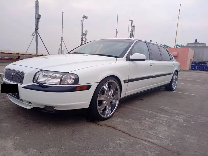 DIJUAL VOLVO S80 LIMOUSINE