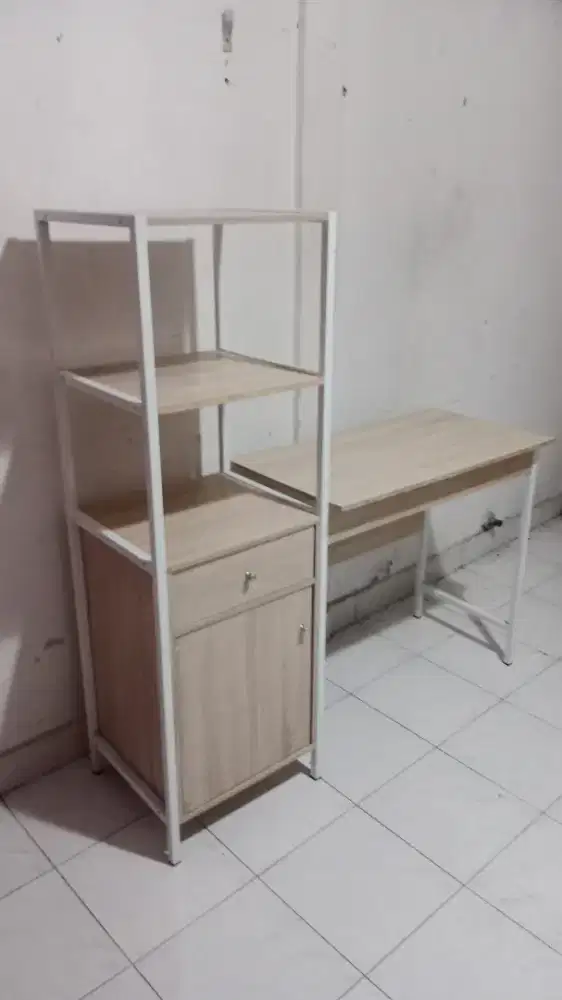 Dicari meja kerja/meja belajar