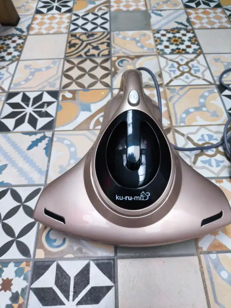 Kurumi UV Vacuum Cleaner
