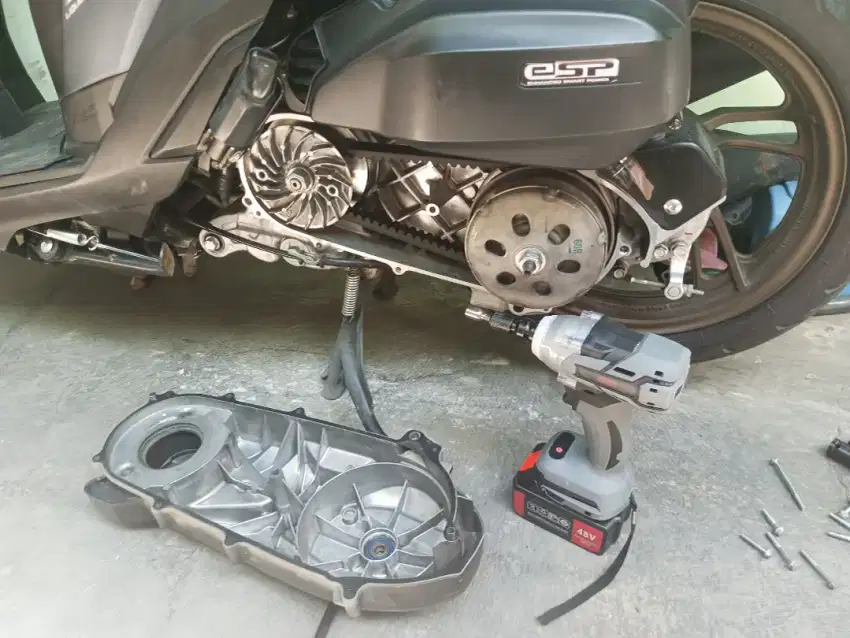 Bongkar pasang cvt motor