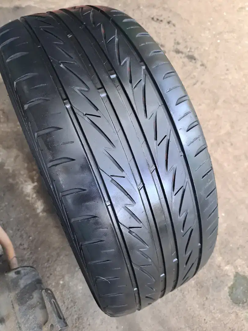 Bridgestone techno sports ban 215 50 17