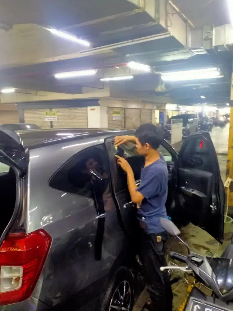 Specialist kaca film mobil dan gedung