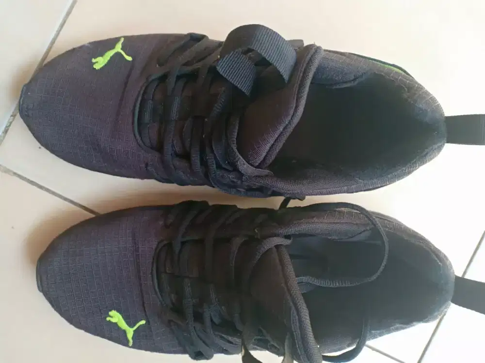 Sepatu Black Puma, size 42, kondisi 90%