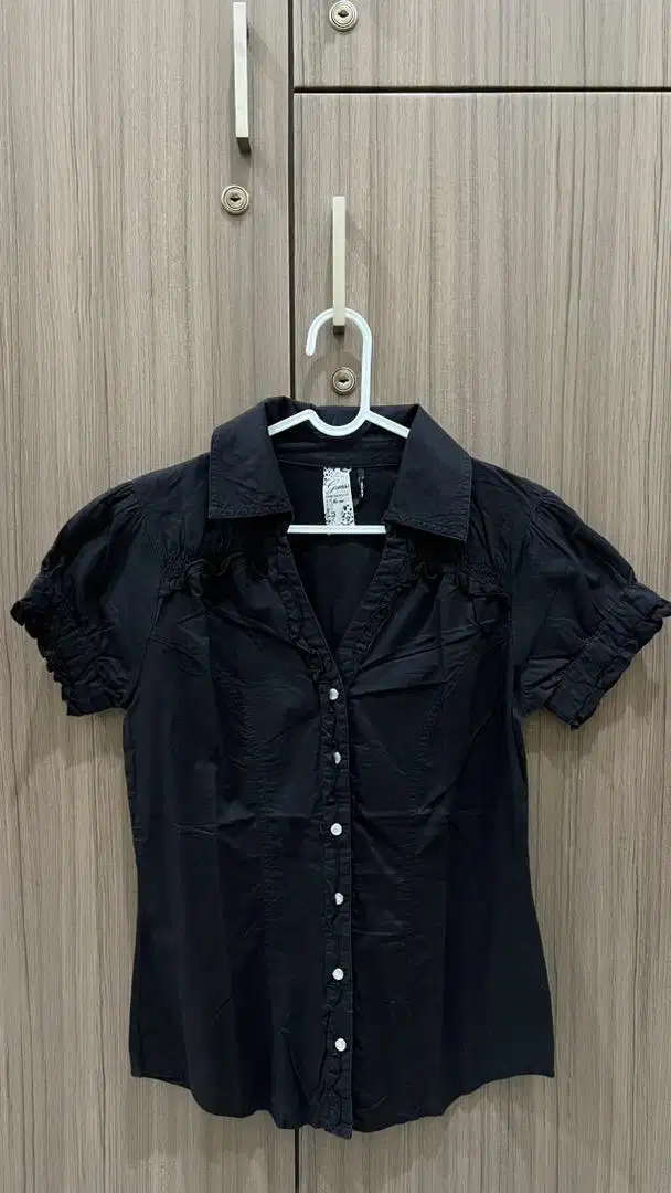 GUESS Baju / Atasan Size XS (100% Original)