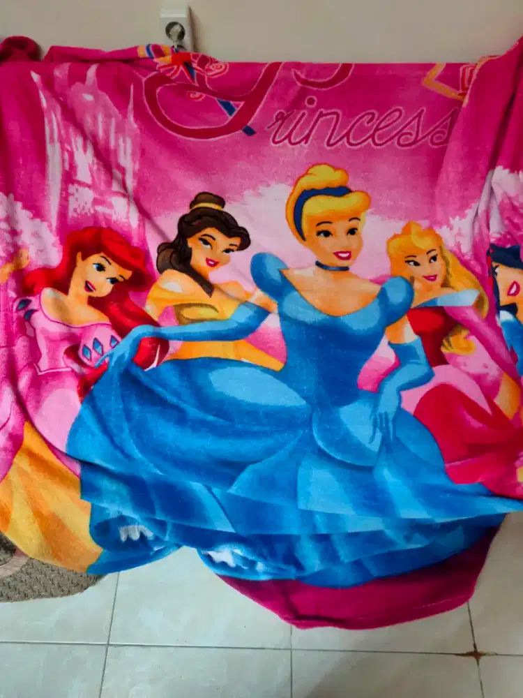 Selimut karakter Selimut bulu