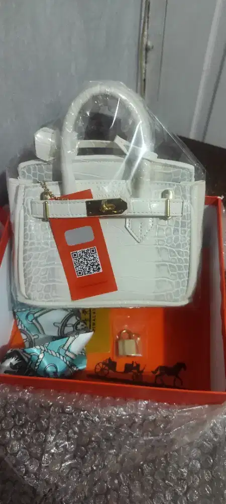 Tas selempang Himalaya warna putih abu