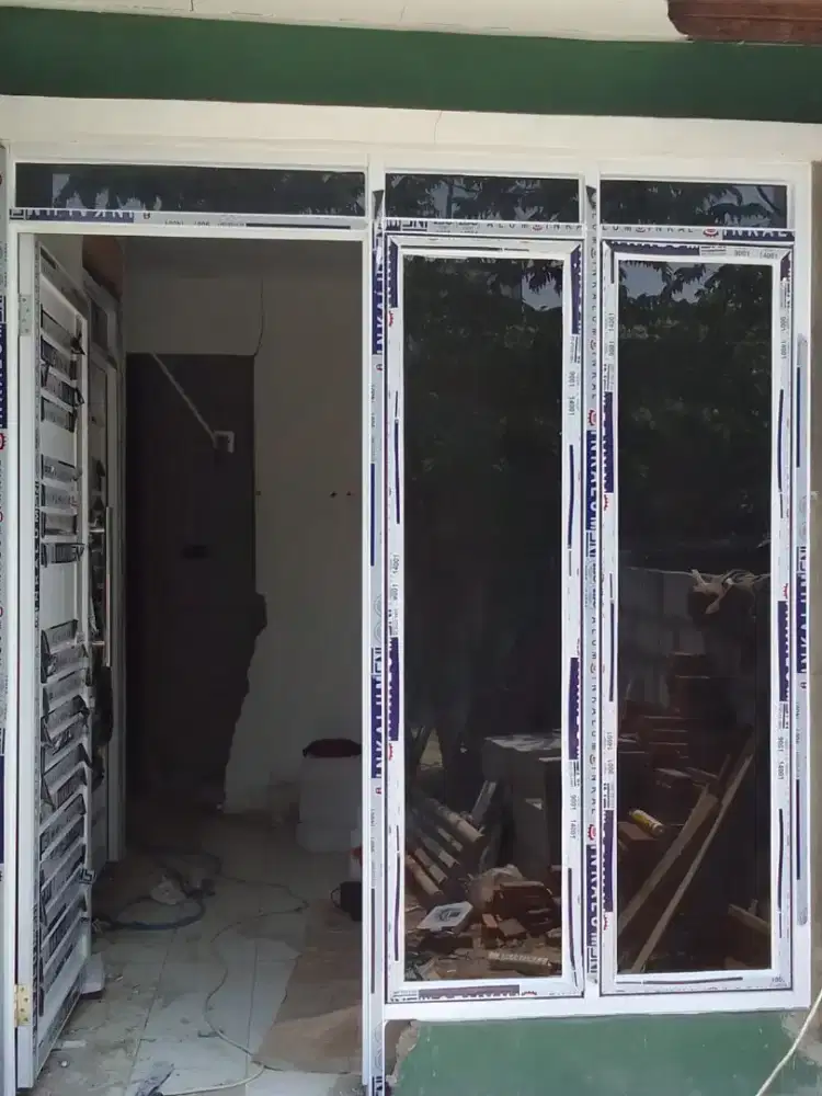 Kusen aluminium Dan kaca