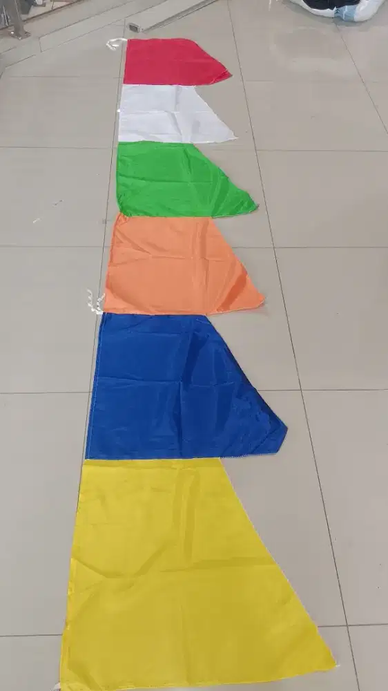 Umbul2 warna warni model zikzak