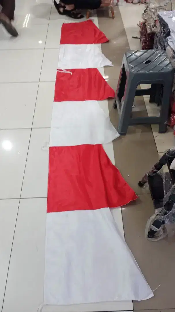 Umbul2 merah putih zikzak