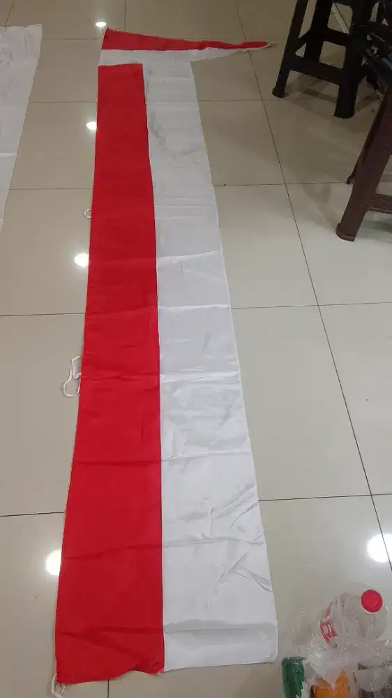 Umbul2 merah putih lurus