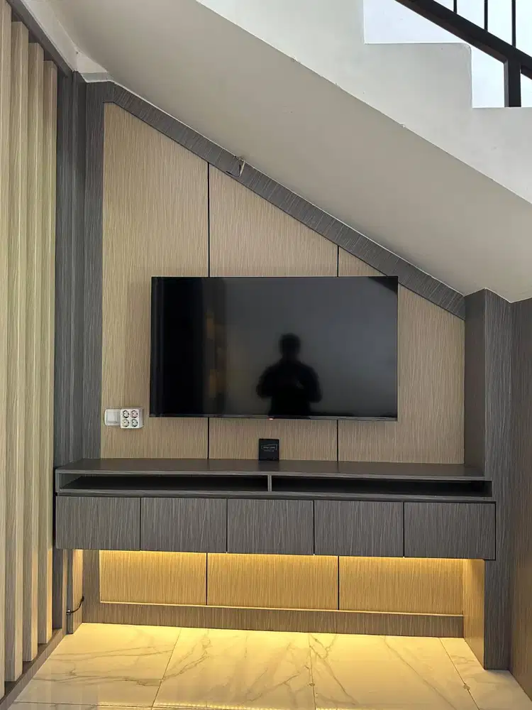 Backdrop TV premium custom sidoarjo surabaya