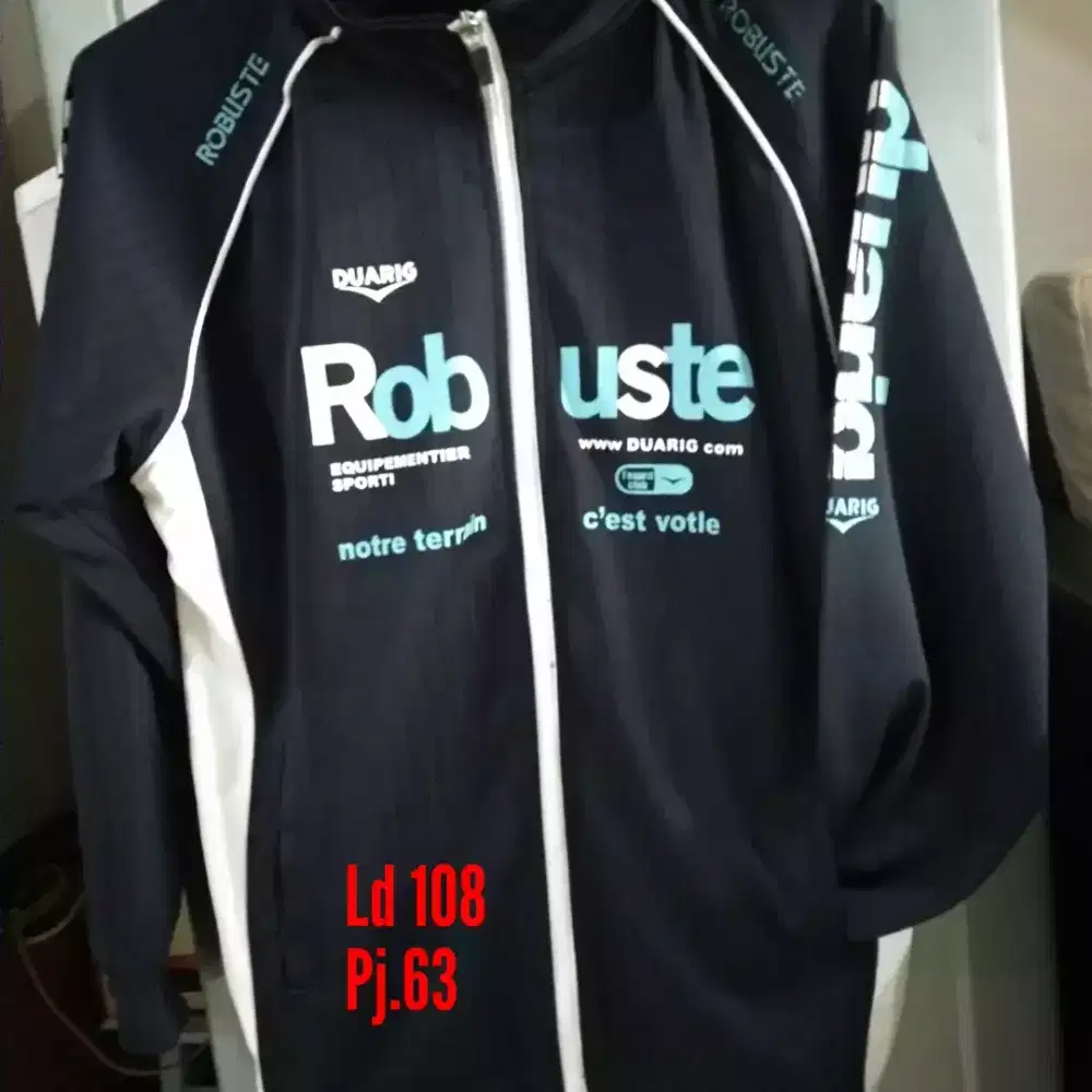 Jaket branded bahan tebal