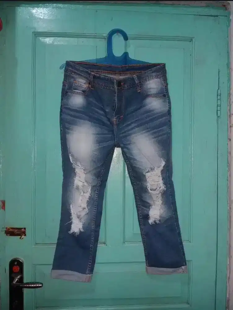 Jeans ripped 7/8 size 30