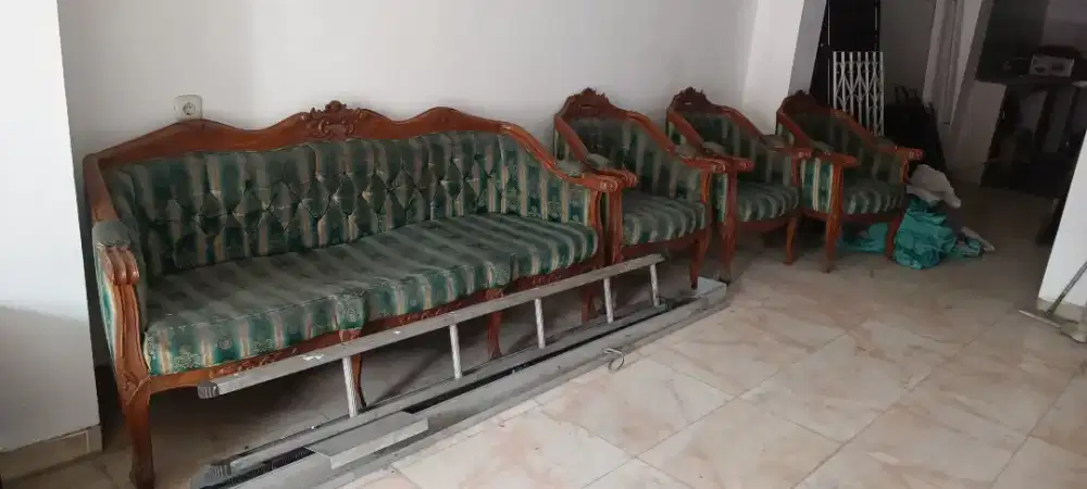 Bangku sofa kain + kaki kayu + meja ukiran