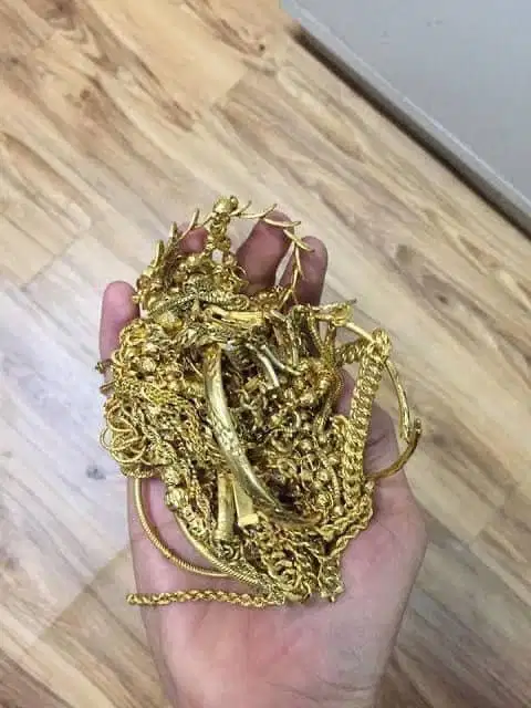 Terima jual beli emas dan berlian tanpa surat dengan harga tinggi
