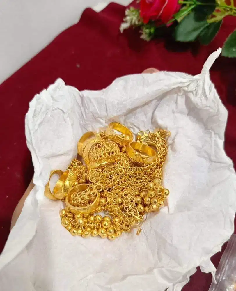 Terima jual beli emas dan berlian tanpa surat dengan harga tinggi.