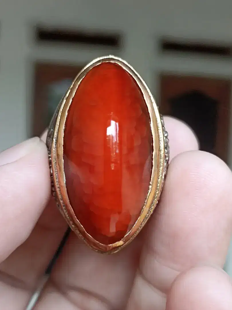 Cincin batu pandan merah