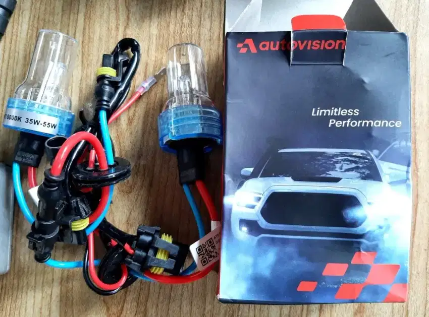 Bohlam/Lampu HID H7 + kabel set lengkap
(Silahkan diBACA keterangannya