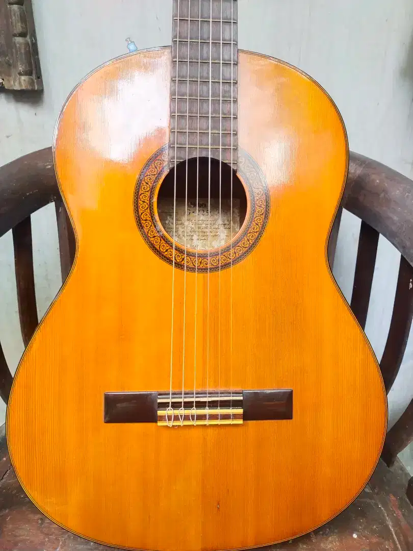 Gitar nylon Yamaha seri G-225 Made in taiwan