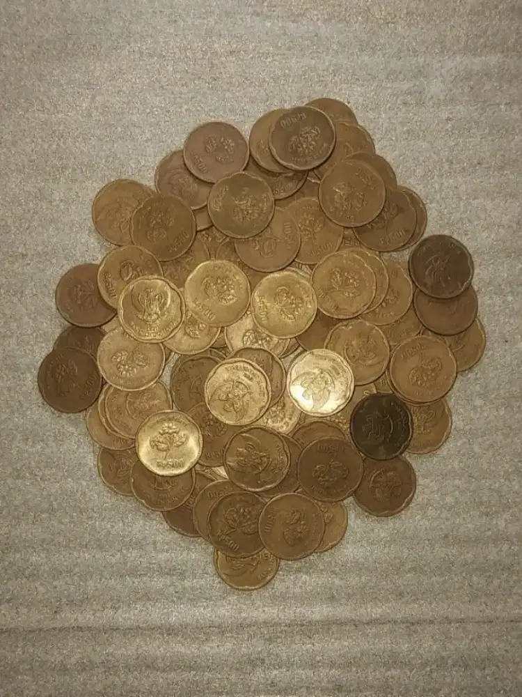 Uang koin 500 melati