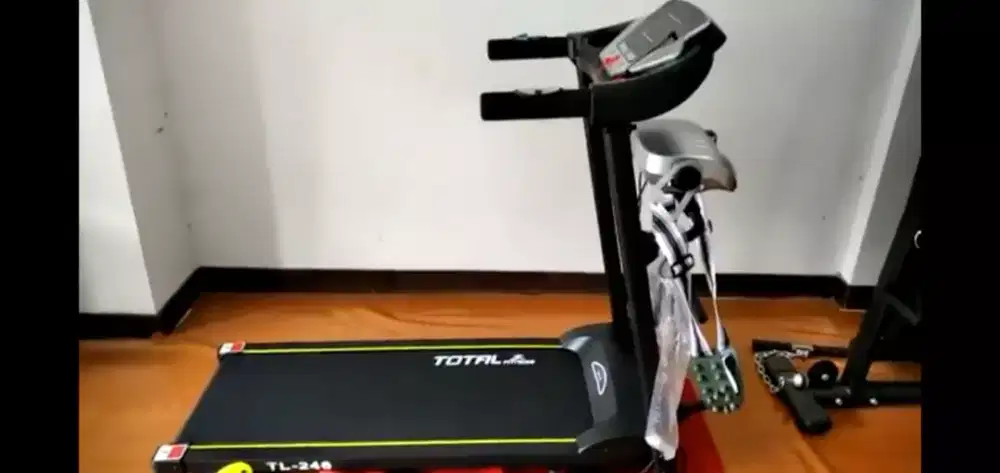 Alat fitnes treadmill elektrik TL 246 baru