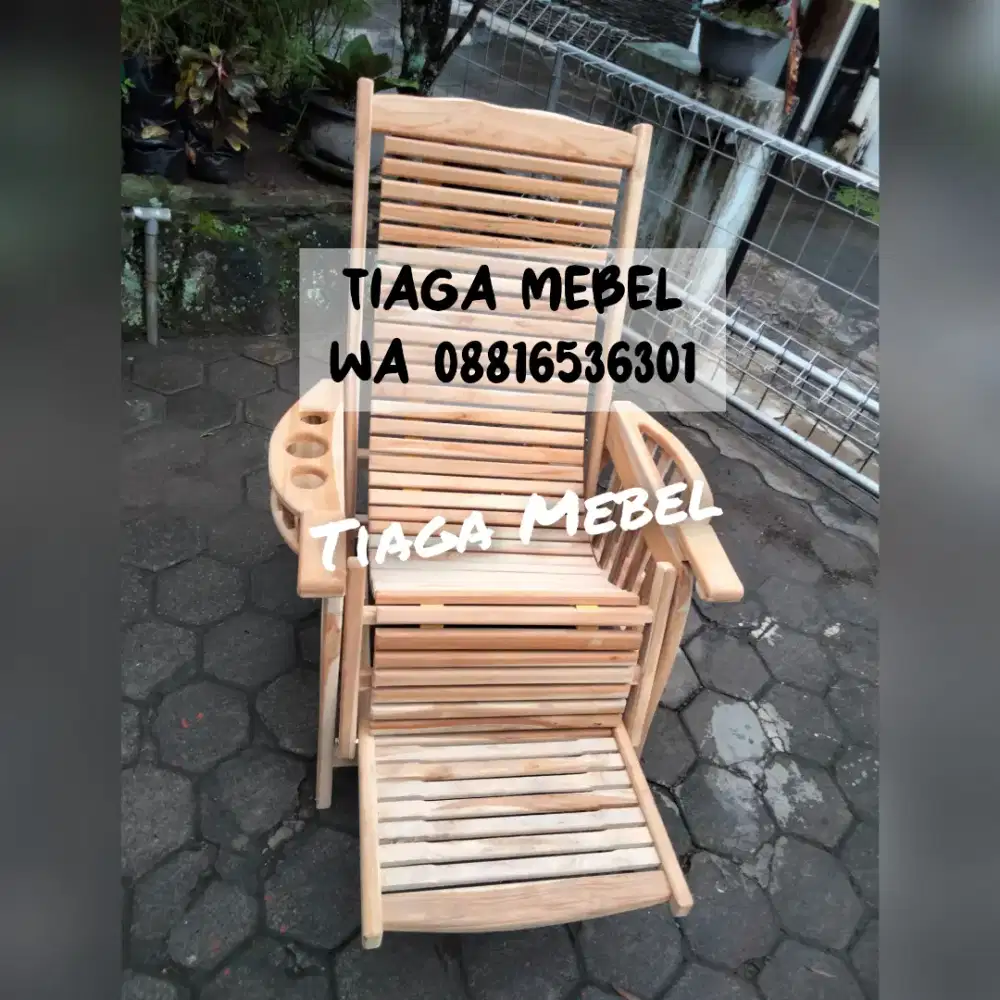 Kursi malas jati di Yogyakarta