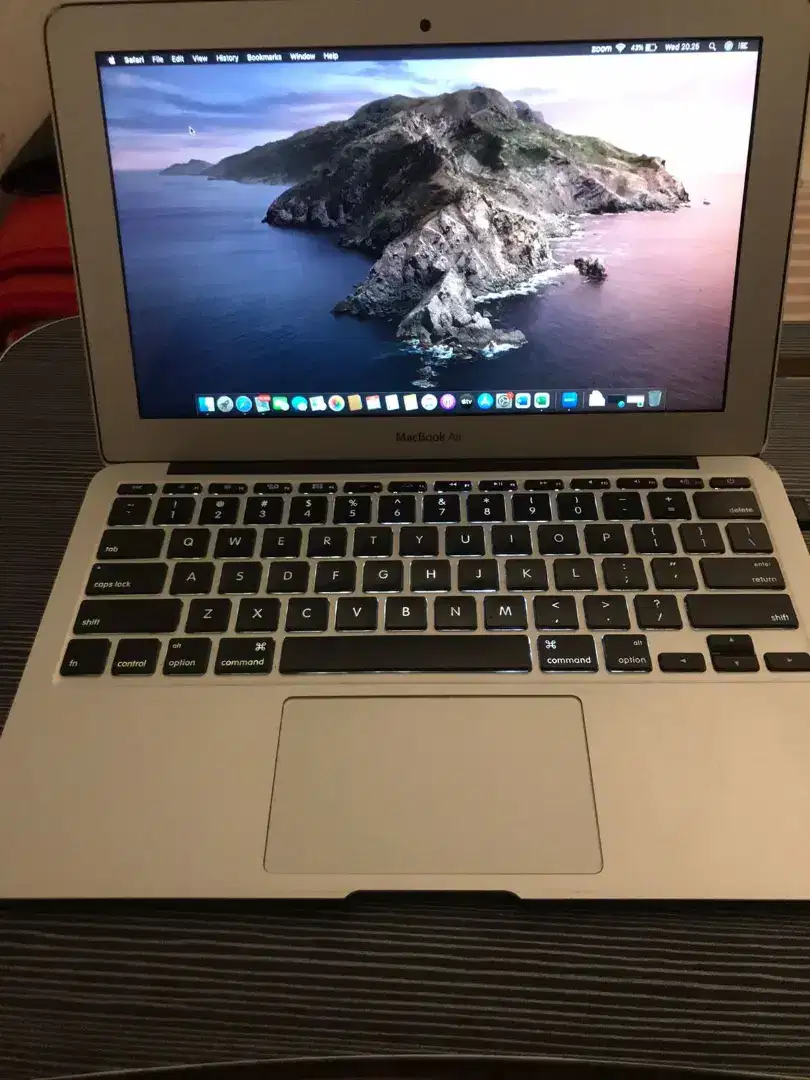 NETT Macbook Air 2011 4GB / 128GB Mulus Normal baterai Baru