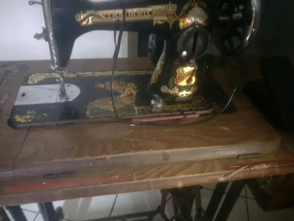 MESIN JAHIT ANTIQ ESTETIQ BERKARAKTERISTIQ