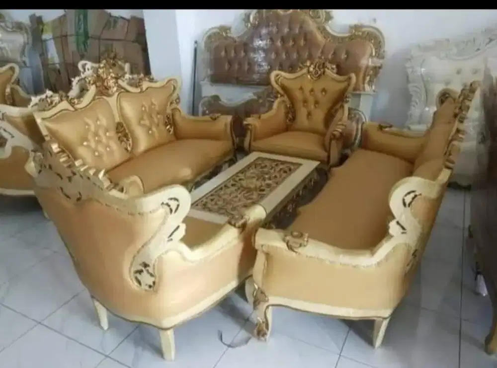 Kursi tamu Romawi Inul sultan