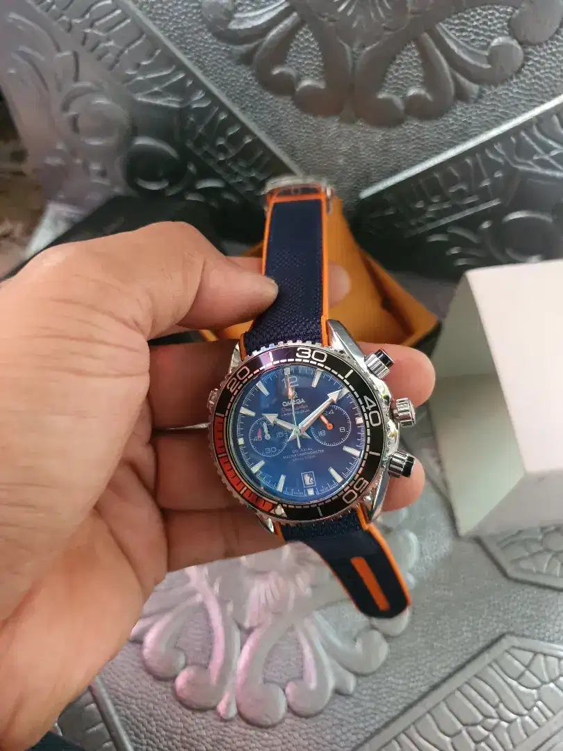 Jam tangan pria tipe omega terbaru