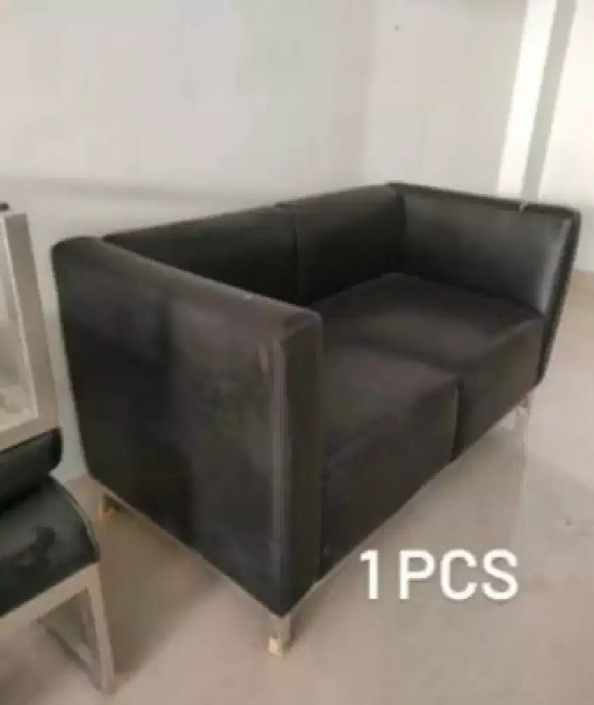 Kursi Sofa Hitam