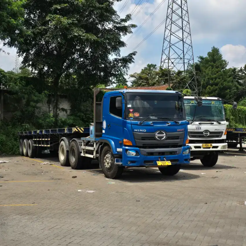 Sewa truk trailer flat bed 12 meter max 60 ton seluruh kota di P Jawa