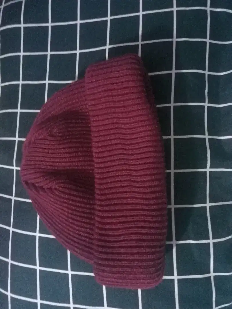 Beani kupluk maroon