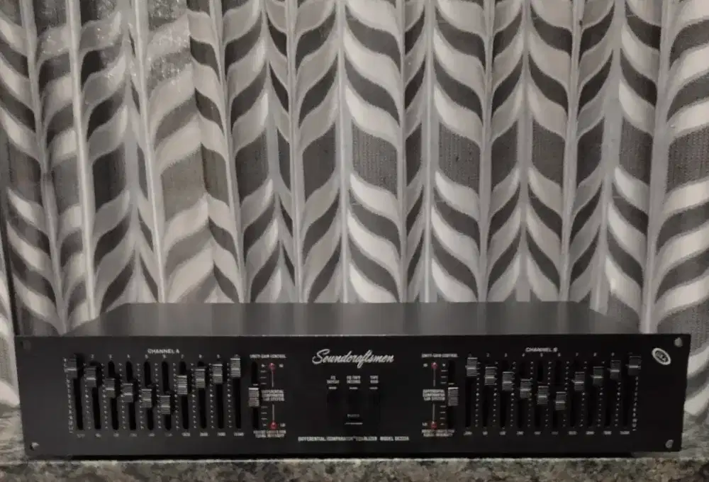 Soundcraftsmen DC-2214 Differential / Comparator Equalizer (USA)