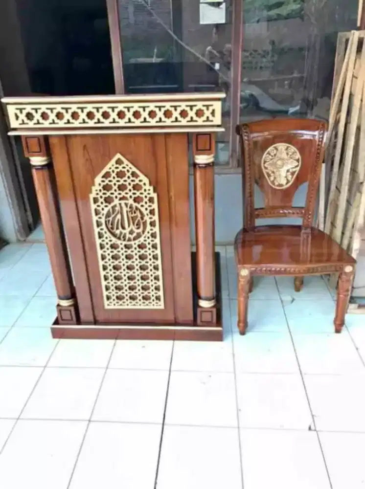 Stok mimbar podium ukir kayu jati .