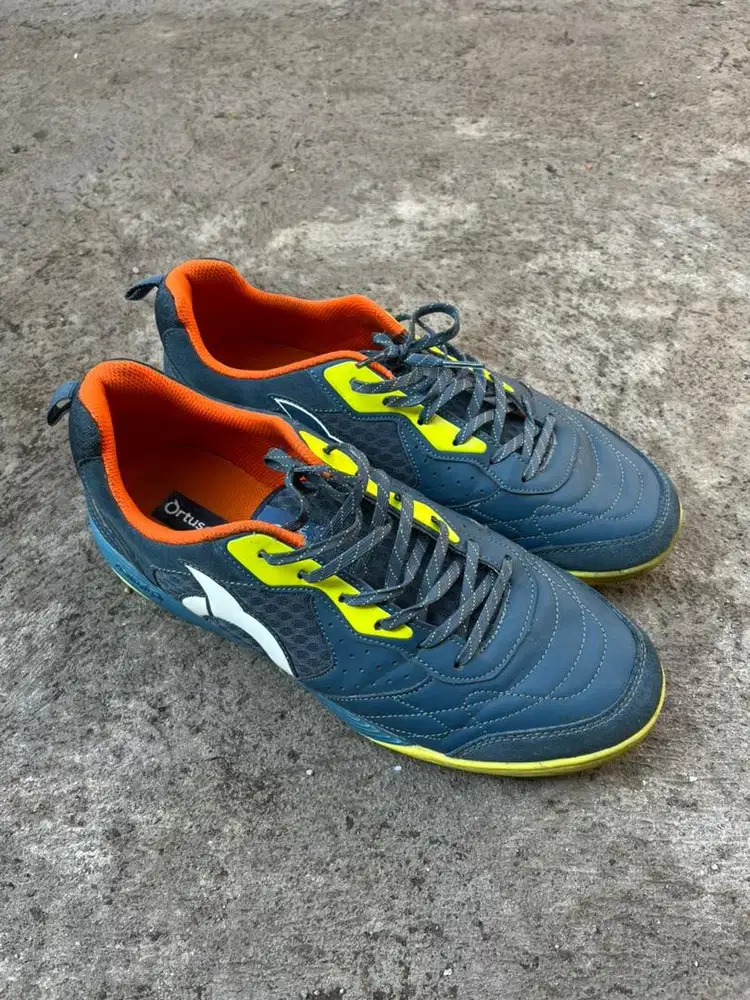 SEPATU FUTSAL ORTUSEIGHT