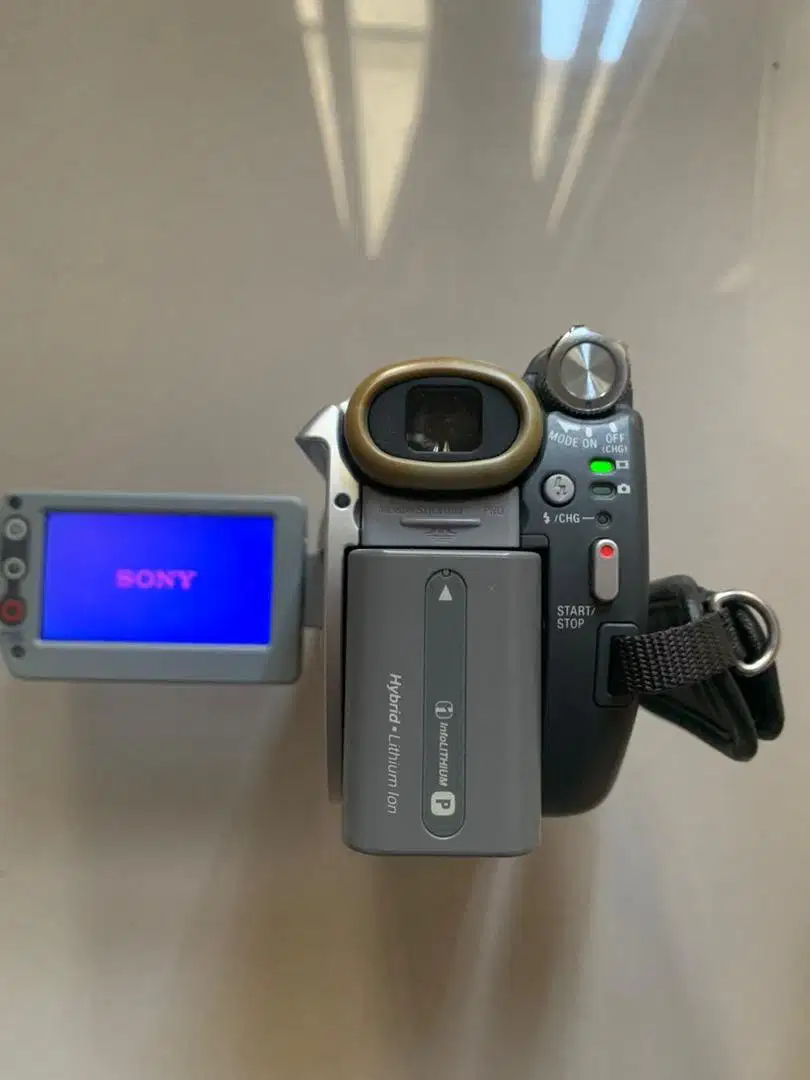 SONY HANDYCAM 3.0 Megapixel DCR-DVD405