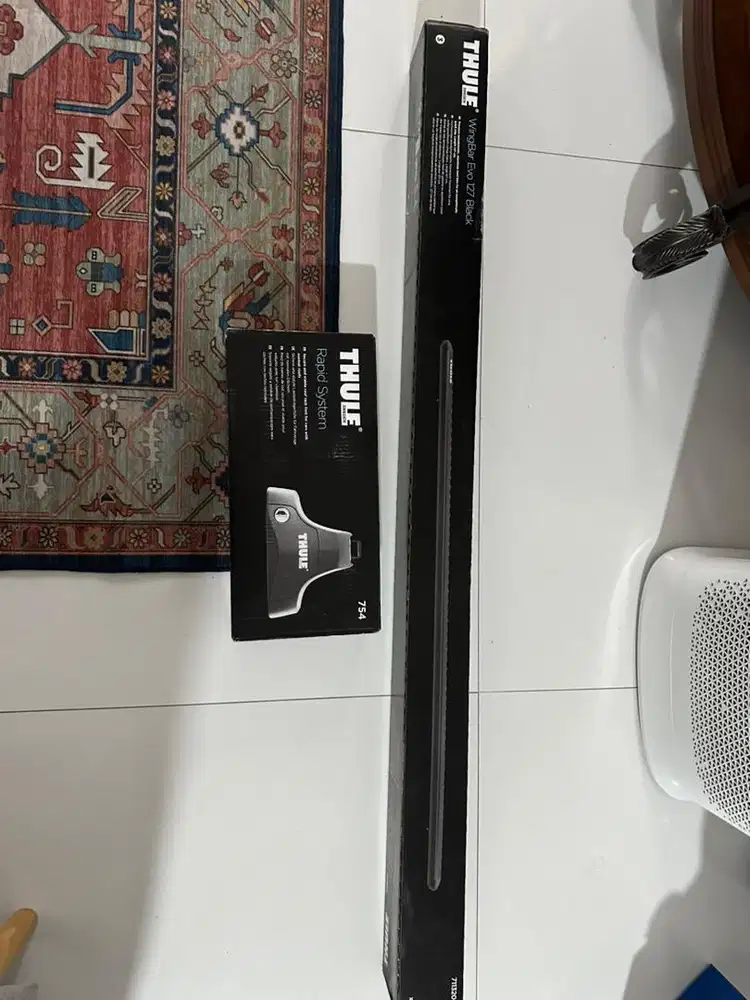 Thule WingBar Evo 127 Black & Thule Rapid System 754