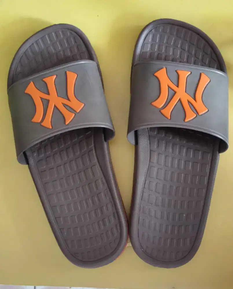 Sandal karet pria dewasa