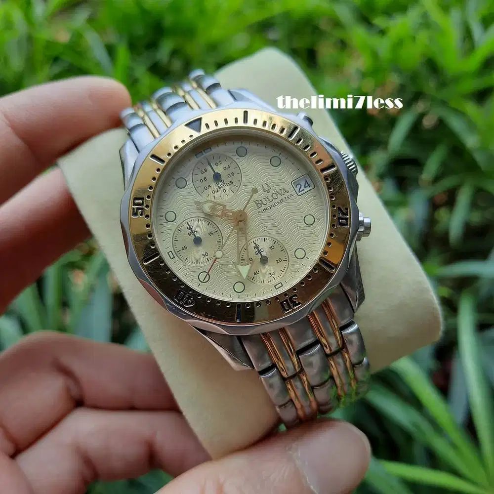 Jam tangan Bulova chronometer quartz chrono 23k gold-plated ref 1F28M