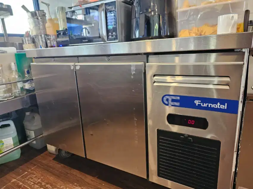 Furnotel fancooling stock ada 2 unit underconter chiller  2 pintu