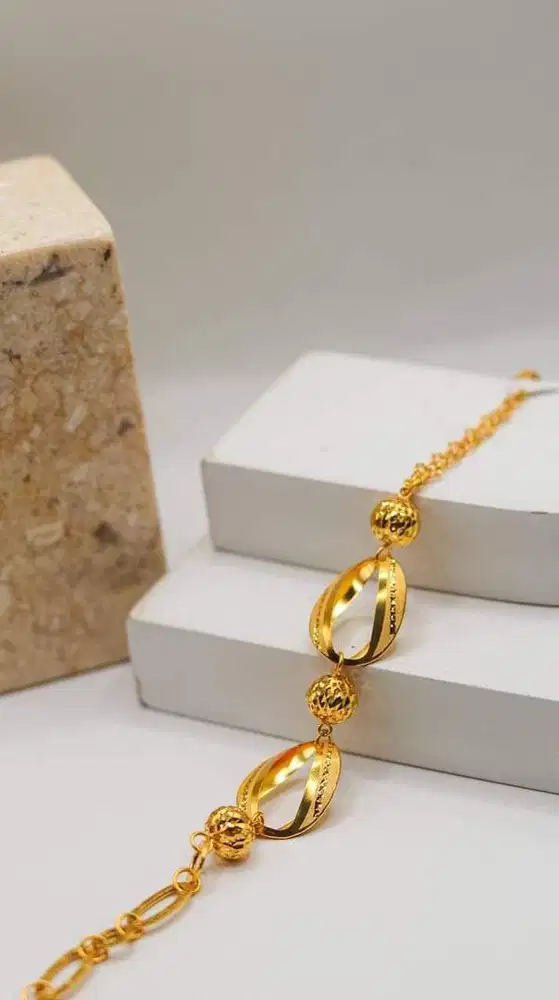 Terima jual beli emas dan berlian tanpa surat dengan harga tinggi.