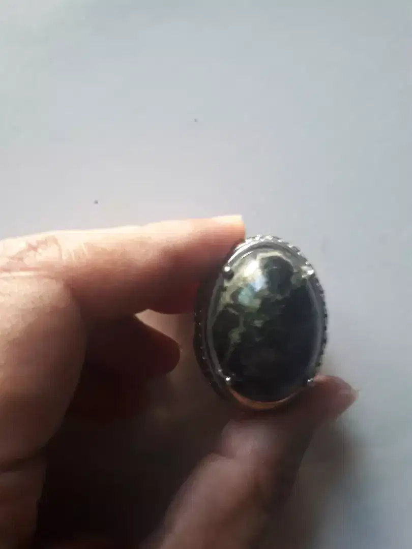 Cincin batu badar besi