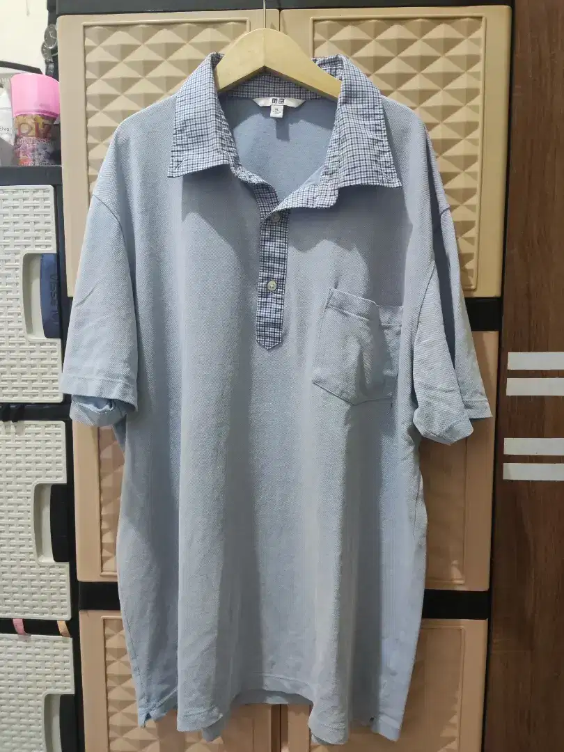 Kaos Kerah Uniqlo