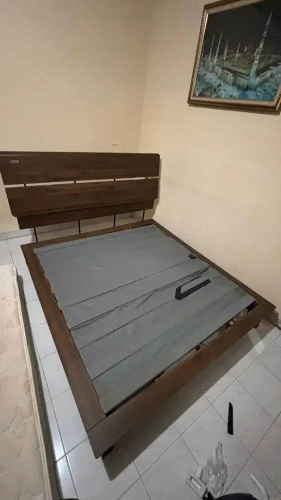 Dipan Tempat tidur Springbed Merk Benefit Size King