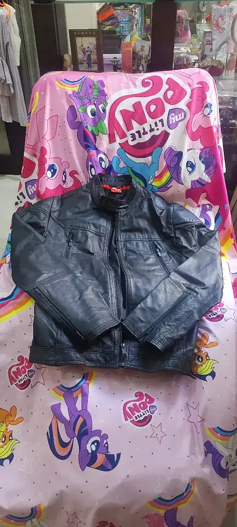 Jaket kulit Puma x Ducati